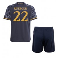 Otroški Nogometni dresi Real Madrid Antonio Rudiger #22 Gostujoči 2023-24 Kratek Rokav (+ Kratke hlače)